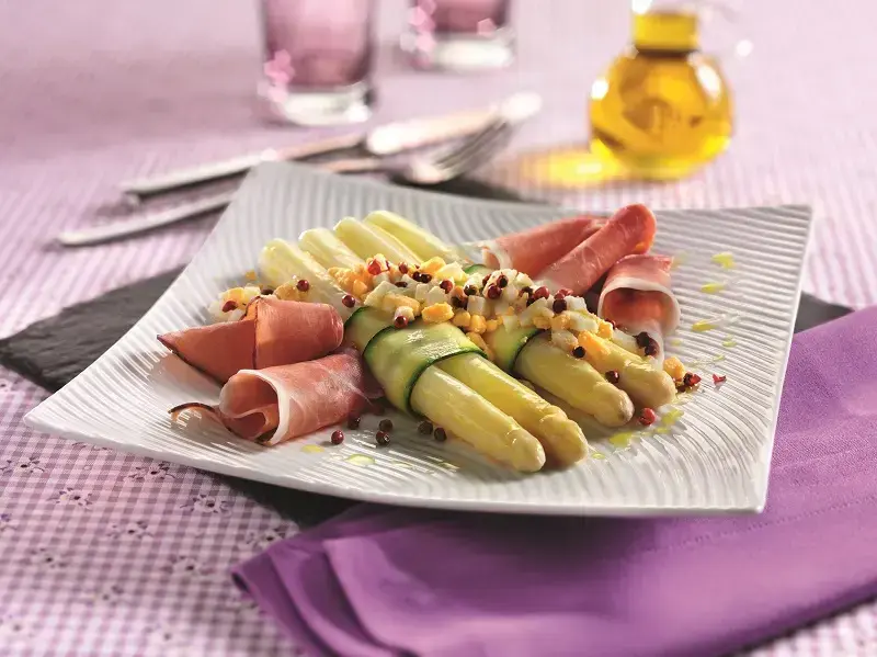Grüner Spargel mit Ziegenkäse - ParaMediForm